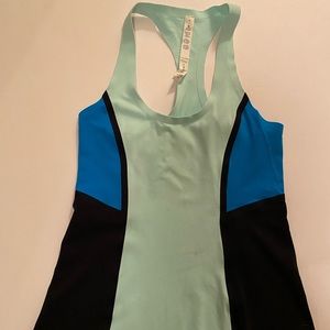 Lululemon racerback workout top size 8